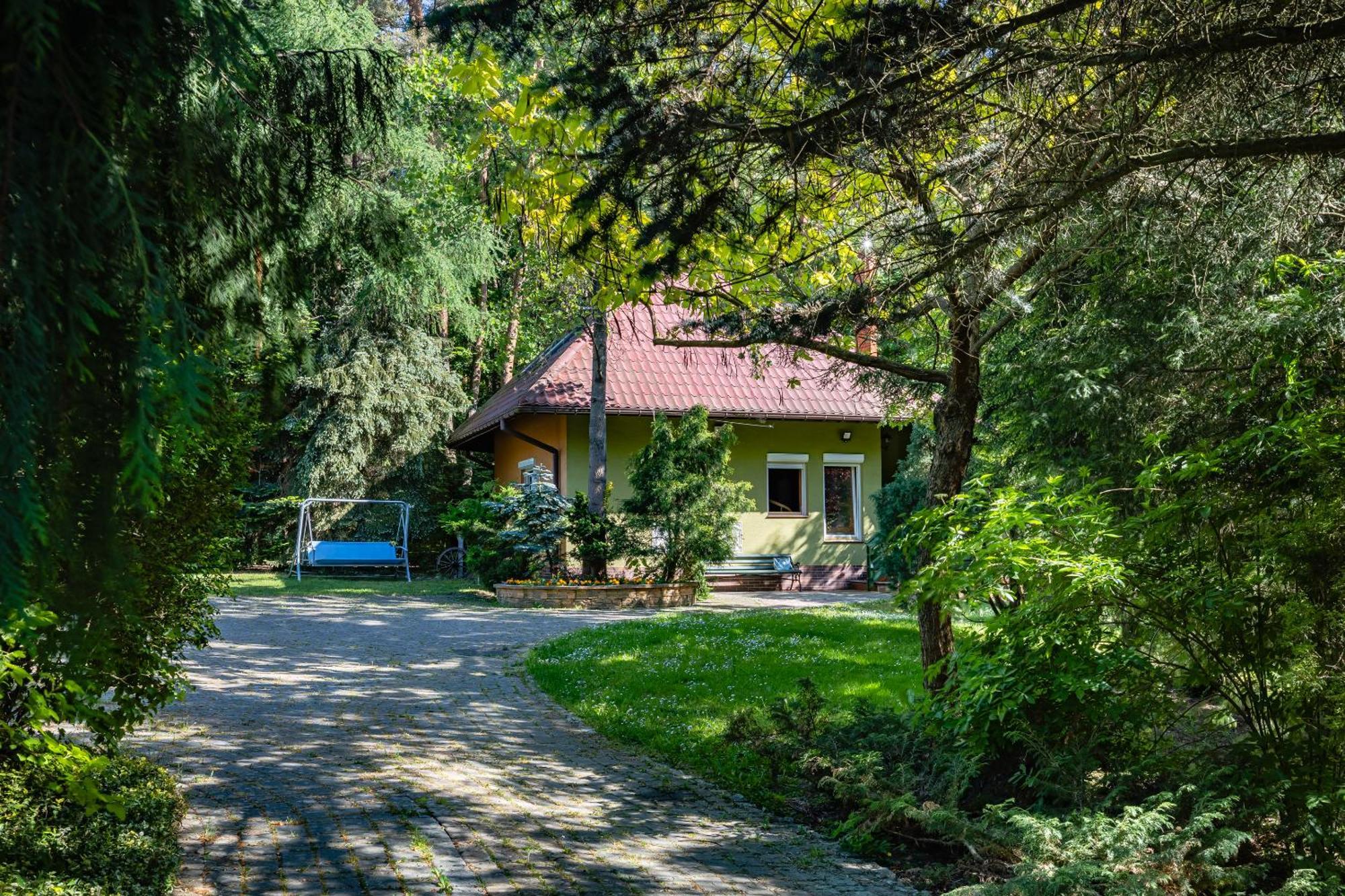 Вилла Dom Nad Stawem Rakszawa Экстерьер фото